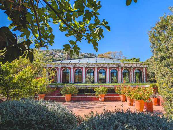 Umbraculo exterior in Botanic Gardens "Jardín de l’Albarda", Denia, Spain