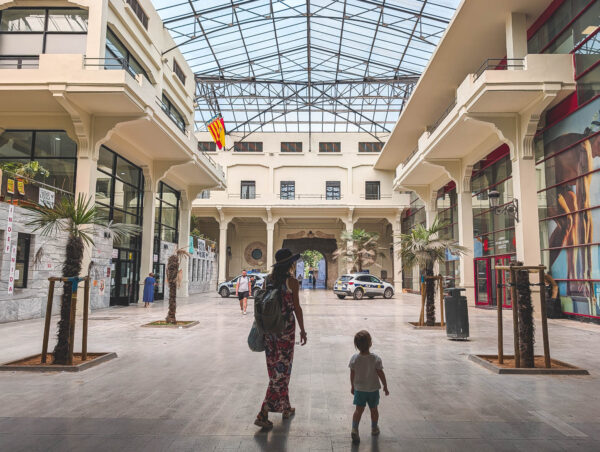 The inner patio of abastos market in Arrancapins neighborhood, Extremurs, Valencia