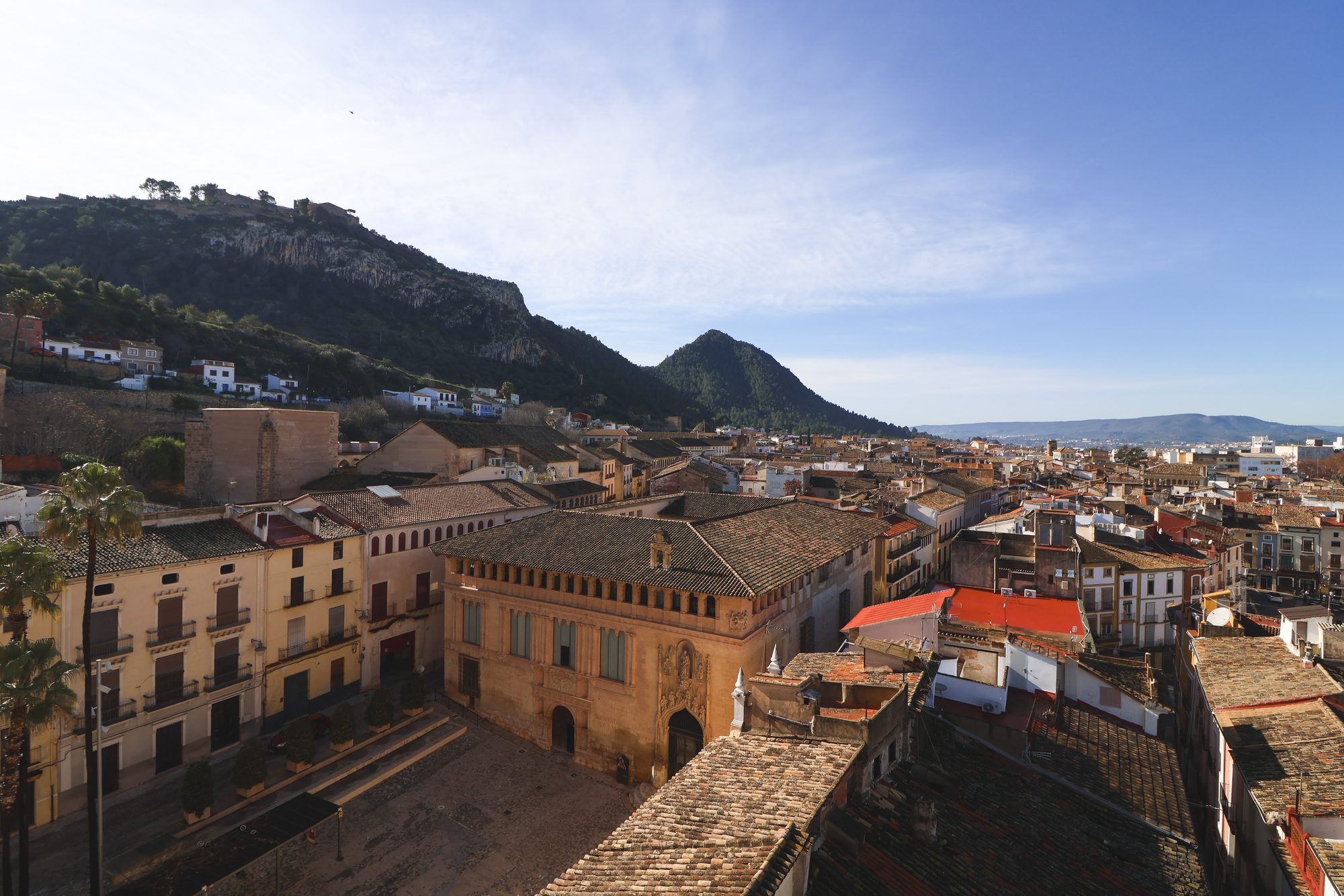 Old town of Xàtiva below Xàtiva Castle (Castillo de Xàtiva)